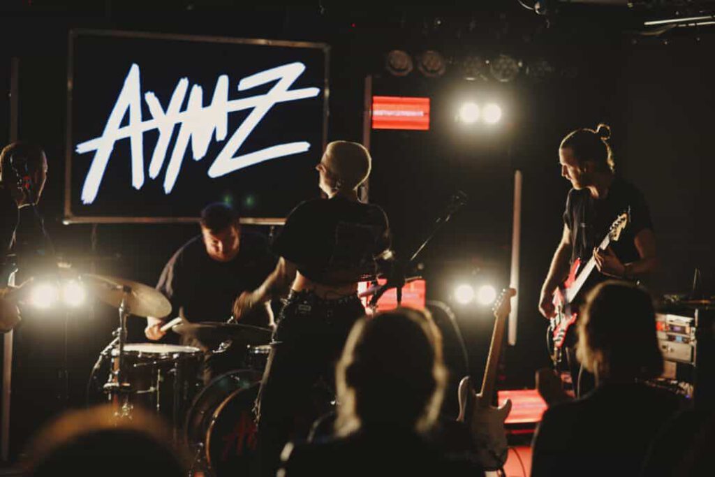 Aymz Rave AYMZ & Zealu pyrolosierten den Musikclub Turbine! - laut-geknipst.de