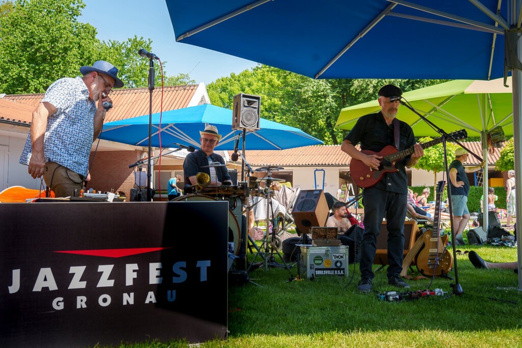 Musiker beim Jazzfest Gronau im Freien