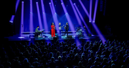 alma naidu fest jakob manz titel