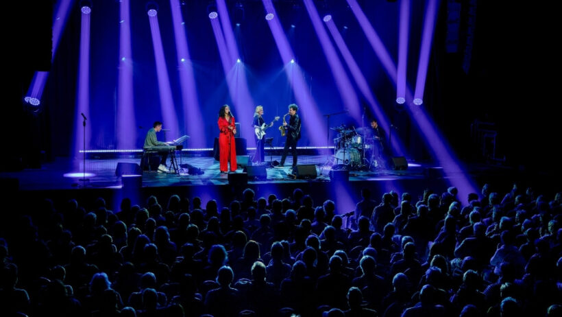 alma naidu fest jakob manz titel