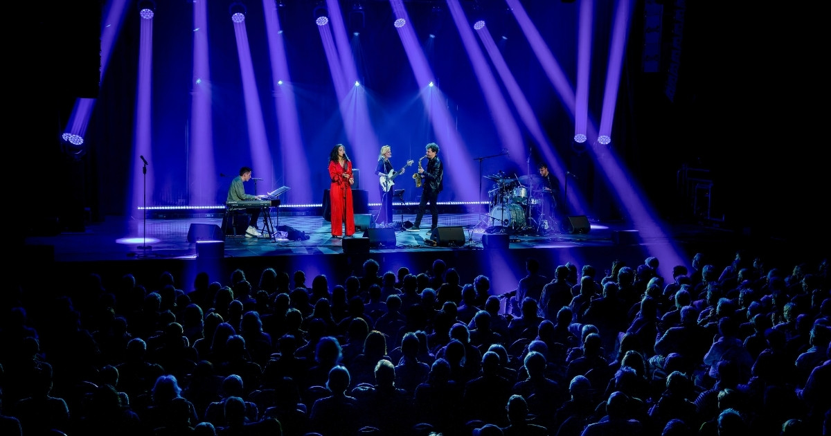 alma naidu fest jakob manz titel