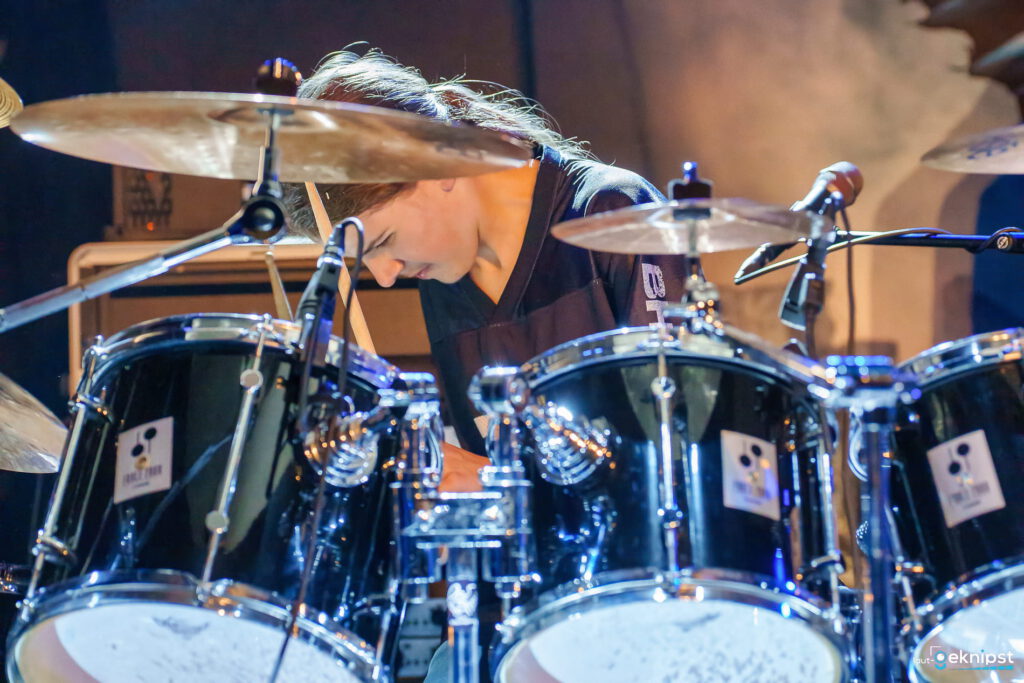 ozzy s & the eruptions 04